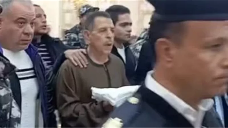 المجنى عليه لحظة تقديم الكفن