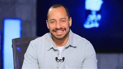 عمرو وهبة يثير الجدل بسؤال طريف عن أسعار الحلاقة: «عايز الرقم من غير إكرامية»