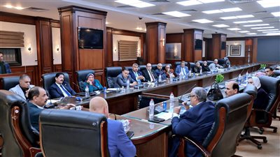 اللقاء الأول.. محافظ سوهاج يجتمع بالهيئة البرلمانية لأعضاء مجلس النواب