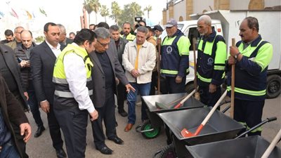 استعدادا للعيد القومي.. انطلاق حملة مكبرة للنظافة في المنصورة