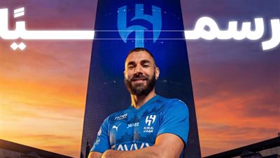 بنزيما يحطم أرقاما قياسية جديدة بعد هاتريك مباراة الهلال والأخدود