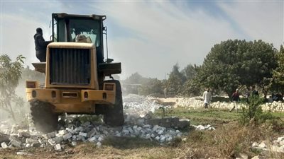 إزالة مخالفات بناء على مساحة 5162 مترًا بنجع حمادي