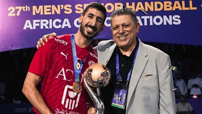 باريس سان جيرمان يحتفي بيحيى خالد بعد التتويج الإفريقي وجائزة أفضل لاعب