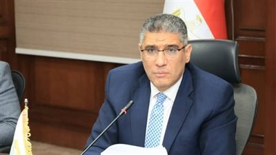 لقاء غير عادي في الجيزة.. شكاوى المواطنين على طاولة القرار