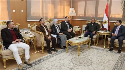 رئيس جامعة قنا يبحث أوجه التعاون مع مديرية الصحة