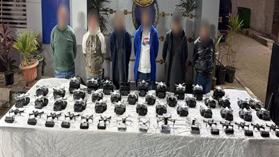 بعد إعلان بمواقع التواصل الإجتماعى.. سقوط مروجى طائرات الدرون وبحوزتهم 46 قطعة