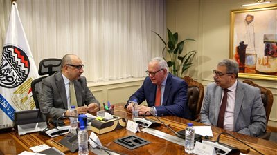 وزير قطاع الأعمال العام يبحث مع الاتحاد العام للمستثمرين الأفرو-آسيوي فرص الشراكة
