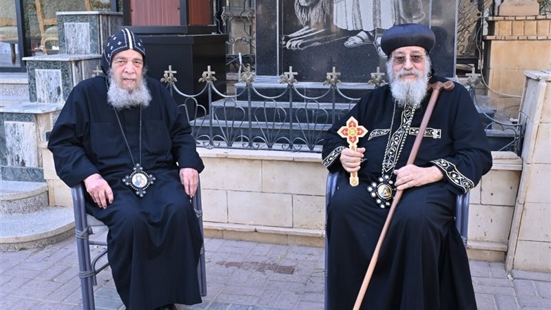 البابا تواضروس يستقبل نيافة الأنبا إيسيذوروس