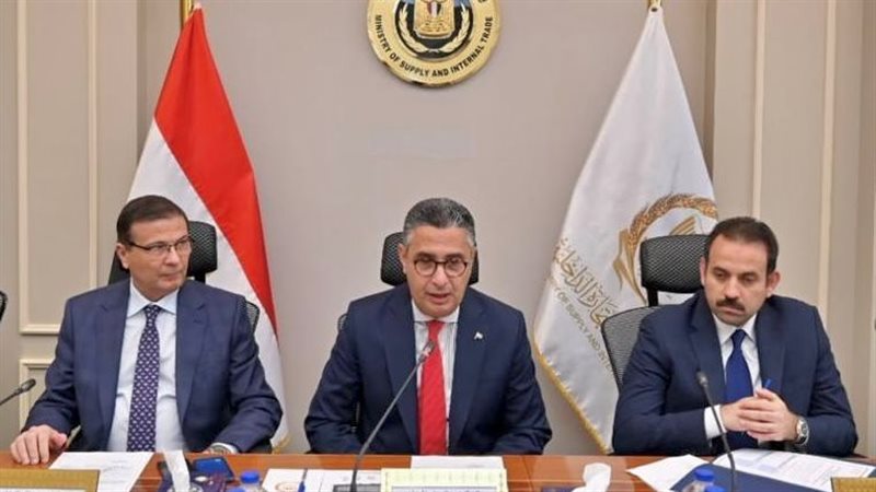 وزراء التموين والزراعة ورئيس مستقبل مصر