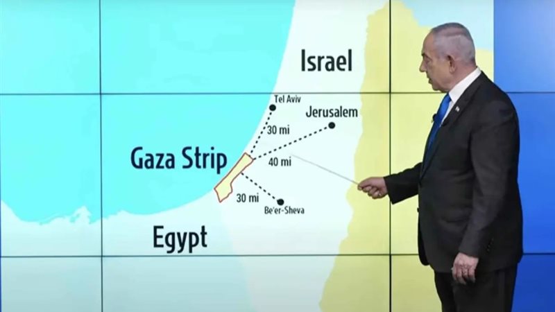 نتنياهو وخريطة لإسرائيلية دون الضفة