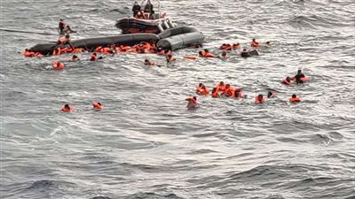 انتشال جثمان الطفل الثانى فى حادث سقوط سيارة  معدية الشورانية بسوهاج 