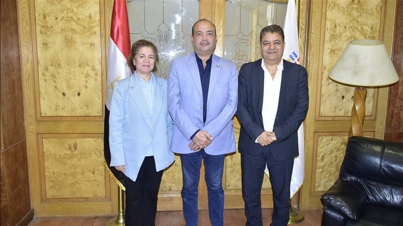 محافظ الأقصر يستقبل وفد مهرجان السينما الأفريقية 