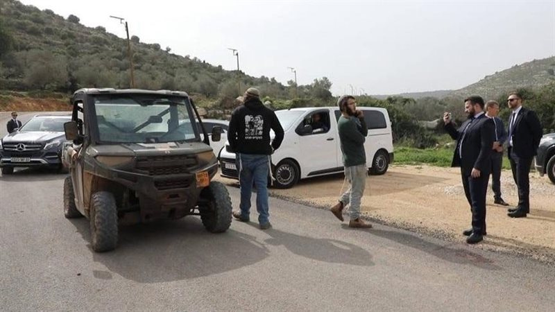 اعتراض مستوطنين للسفير الروسي 