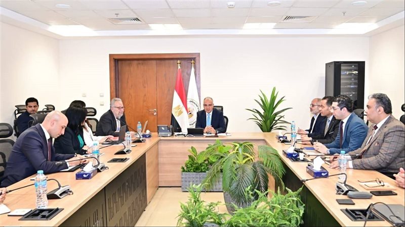  وزير الموارد المائية والري