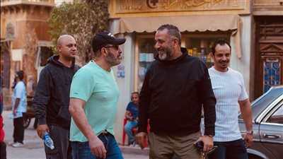 أحمد السقا يزور لوكيشن مسلسل مناعة بعد ازمته الأخيرة