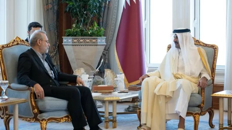 أمير قطر وعلي لاريجاني