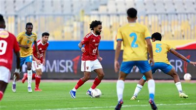 الأهلي يفوز على الإسماعيلي بهدفين ويقترب نحو صدارة الدوري