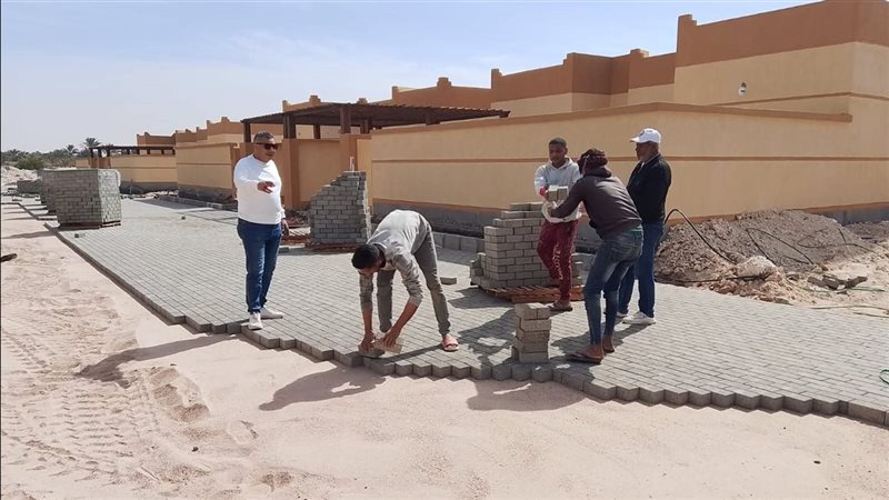 تطوير طريق حمام موسى واستكمال 60 منزلًا بدويًا بالجبيل