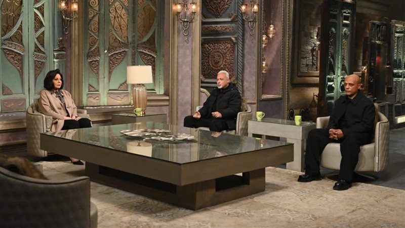 صناع الدراما مع إسعاد يونس
