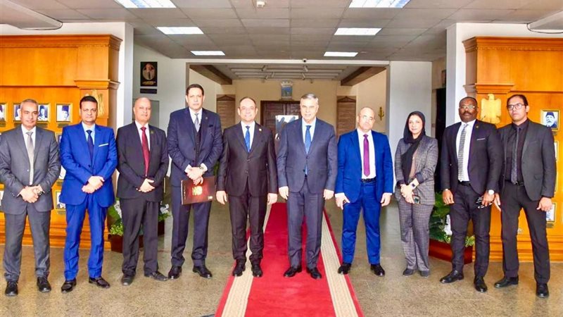 صورة تذكارية للمشاركين 