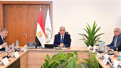 وزير الري يترأس اجتماع اللجنة الدائمة لمتابعة استعدادات موسم الصيف لإدارة مياه النيل
