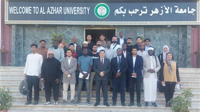 نائب رئيس جامعة الأزهر يلتقي رؤساء اتحادات الطلاب الدارسين من دول العالم