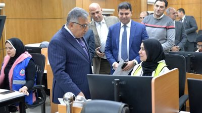 محافظ الدقهلية يشدد على ضرورة التواجد الدائم للرد على شكاوى المواطنين