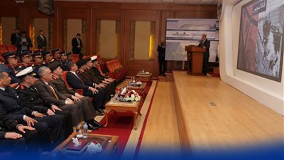 قناة السويس تكشف أسرار نجاحها أمام أوائل الكلية العسكرية التكنولوجية