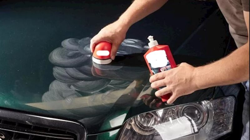 الخطأ الشائع عند تنظيف طلاء السيارة قد يفسدها