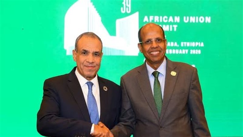 وزير الخارجية يلتقي رئيس مفوضية الاتحاد الأفريقي 