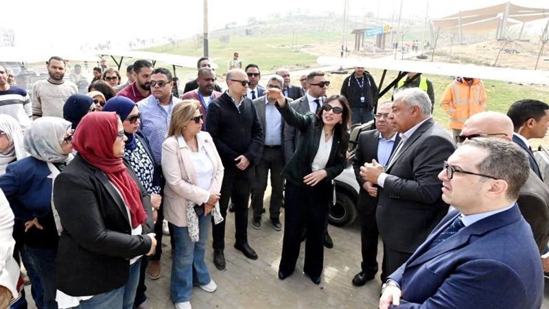وزيرة الإسكان 