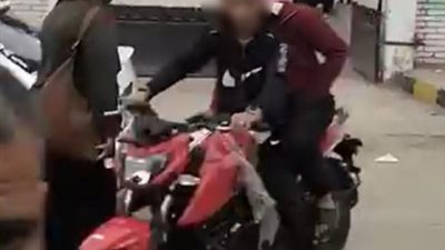 ضبط طالبين بالمنيا لقيامهما بمعاكسة فتيات أمام مدرسة