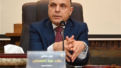 محافظ الغربية يشدد على الانضباط وسرعة الإنجاز ورضا المواطن