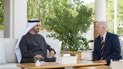 رئيس الإمارات يبحث مع السيناتور الأمريكي ليندسي جراهام سبل التعاون الاستراتيجي
