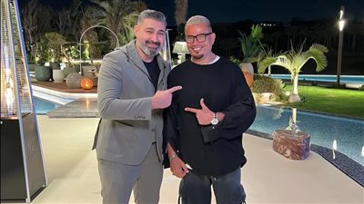 الهضبة يشاهد «كلهم بيحبوا مودي» مع ياسر جلال.. ويعبر عن إعجابه بالعمل