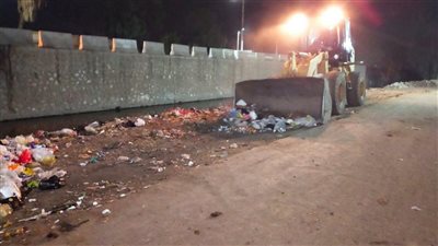 حملة نظافة مكبرة تواصل أعمالها المكثفة لرفع كفاءة الشوارع والطرق بمركز الفتح