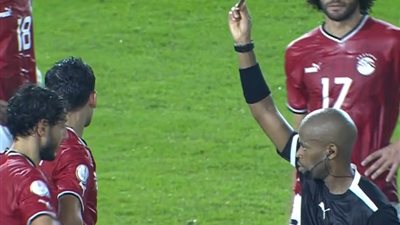 أمم إفريقيا، محمد حمدي يتعرض للطرد في مباراة مصر والكونغو