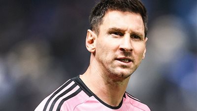 الهلال السعودي يتقدم على انتر ميامي بهدفين فى حضور ميسي (فيديو)