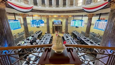 بعد استئناف التداول، البورصة تواصل تراجعها في منتصف تعاملات اليوم