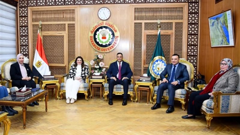 وزيرة الهجرة سها الجندي، ومحافظ الدقهلية أيمن مختار