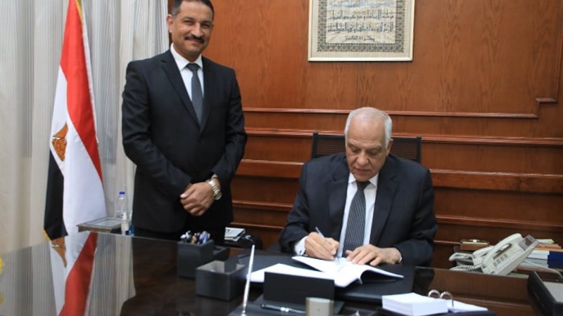 مافظ الجيزة يعتمد نتيجة الفصل الدراسى الأول للشهادة الإعداد