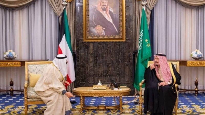 أمير الكويت الشيخ مشعل الأحمد الجابر الصباح والملك السعودي 