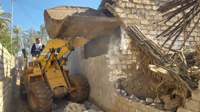 إزالة فورية لـ 129 حالة تعدٍ على أملاك الدولة بالمنوفية