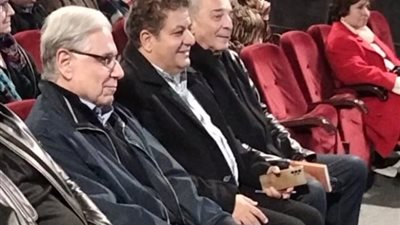المنتج جابي خوري يمازح محمود حميدة: «لا أحب الحديث بعده بيصعب الأمور»
