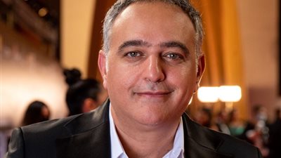 محمد حفظي: البطولة الذكورية بدأت تتغير بالسينما بعد أفلام يناير (فيديو)