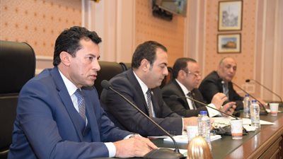 صبحى: شركة المدن ولدت من رحم الوزارة.. ونواب :الاعتراف بالخطأ يسهل العلاج