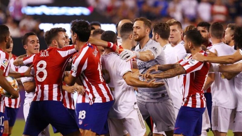 لاعبو ريال مدريد وأتلتيكو مدريد