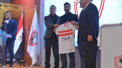 لحظة وصول ثلاثى الأهلى مؤتمر تقديم اللاعبين الجدد بالزمالك (فيديو)