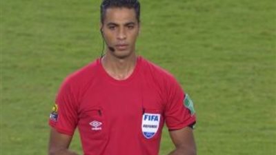 أمين عمر يدير مباراة جنوب إفريقيا ونيجيريا في نصف نهائي أمم إفريقيا