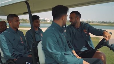 بفيلم مع عم حارس، أفشة يحفز شباب الأهلي: «مش مجرد قاضية» (فيديو)
